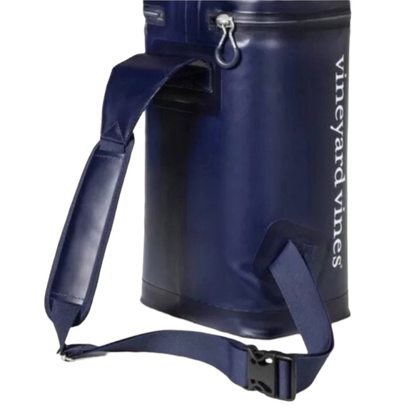 NWT Limited Edition Vineyard Vines x Target Navy Padded Shoulder Sling Cooler - Picture 12 of 16